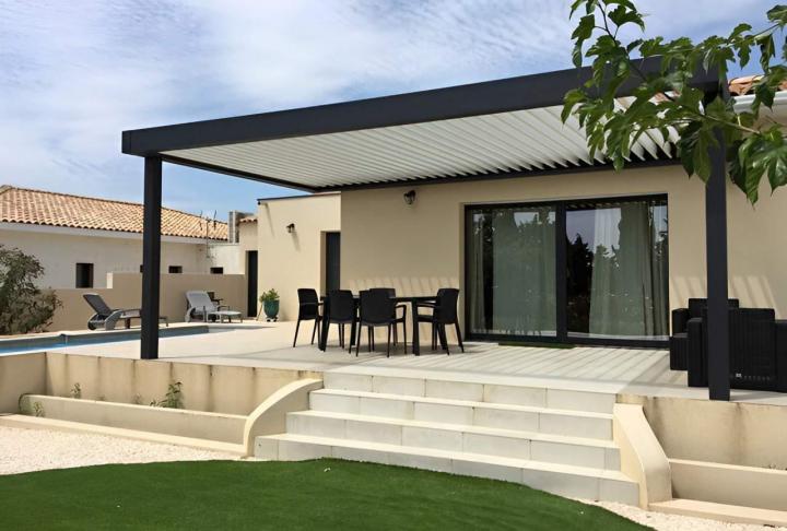 Pose de stores bannes et pergolas Vif