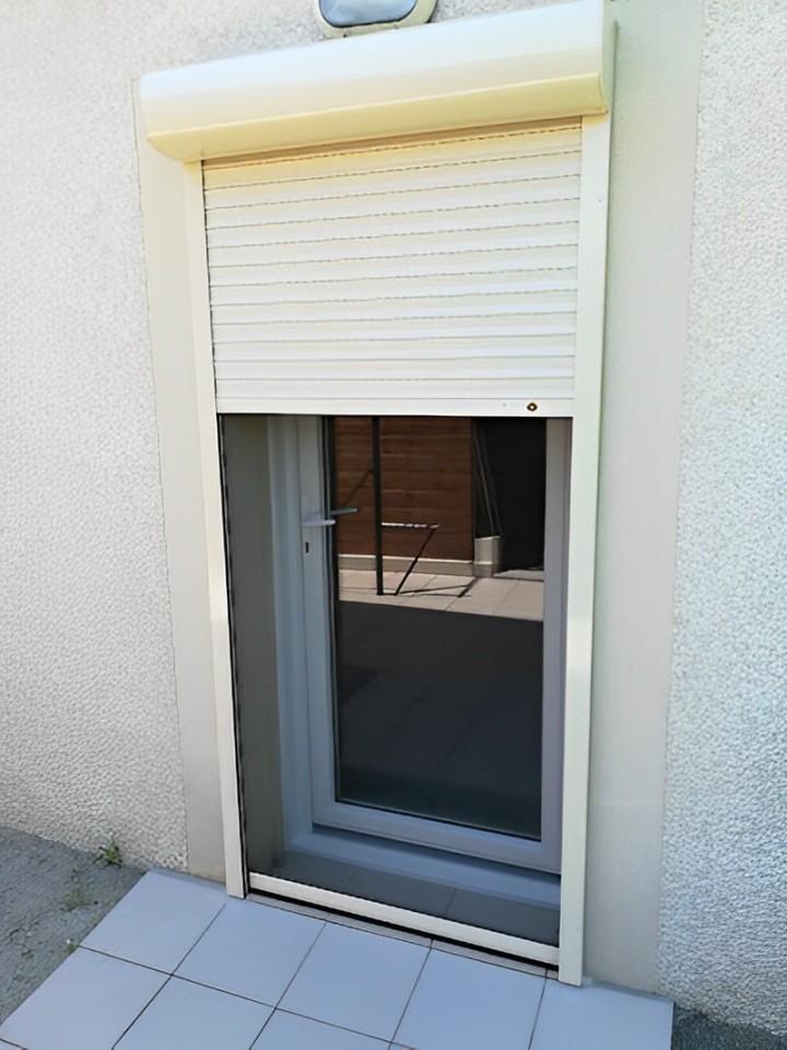 Pose de volets roulants Vif